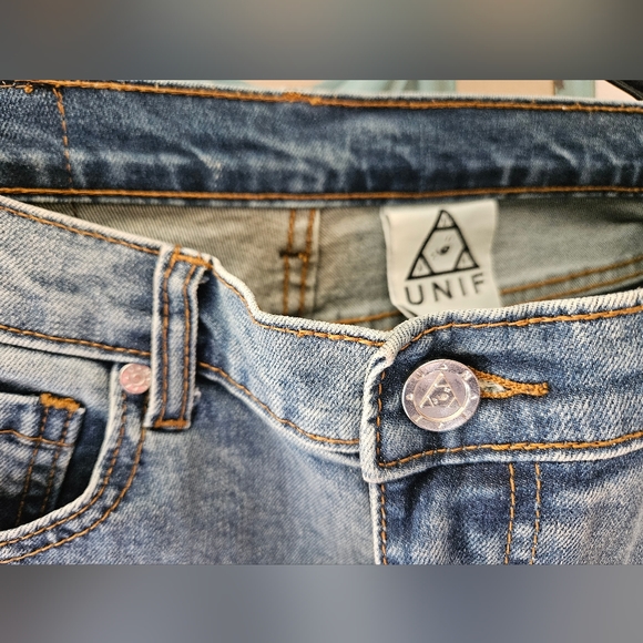 Unif Distressed Straight Leg Jean - Picture 6 of 10